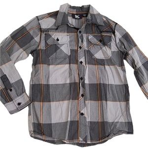SK2 Apparel boy’s youth button down shirt size 10/12